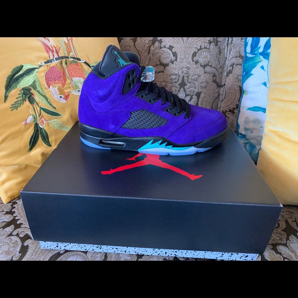 Jordan 5 grapes 🍇 - Picture 2 of 5